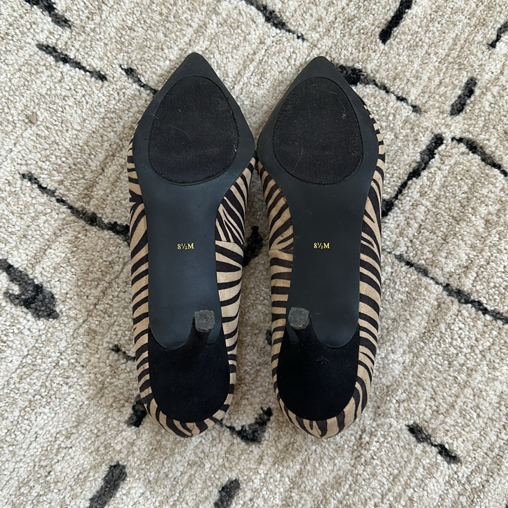 Ann Marino Zebra-Print Cap-Toe Pumps, Size 8.5 - Picture 3 of 6